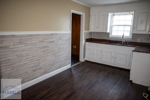 712 Rosedale Ave, Claxton, GA 30417