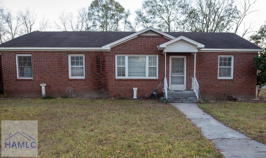 712 Rosedale Ave, Claxton, GA 30417