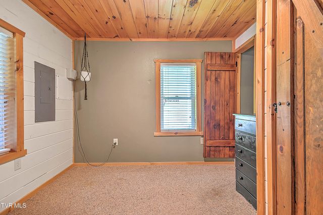 16765 Bristol Highway, Bristol, VA 24202