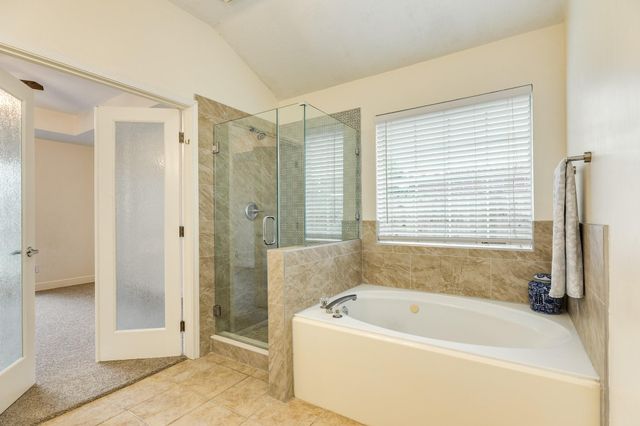 205 Mango Street, Lake Jackson, TX 77566
