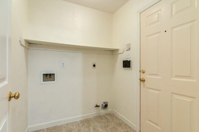 205 Mango Street, Lake Jackson, TX 77566