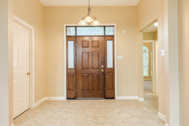 205 Mango Street, Lake Jackson, TX 77566