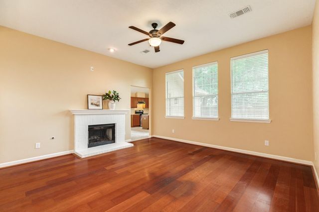 205 Mango Street, Lake Jackson, TX 77566