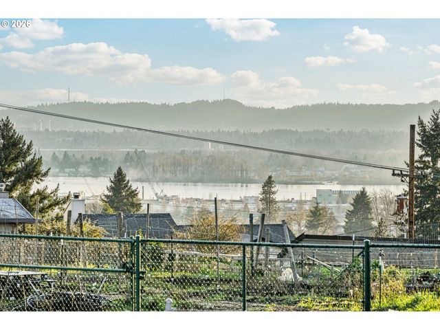 1311 E 32ND Ave, Vancouver, WA 98661