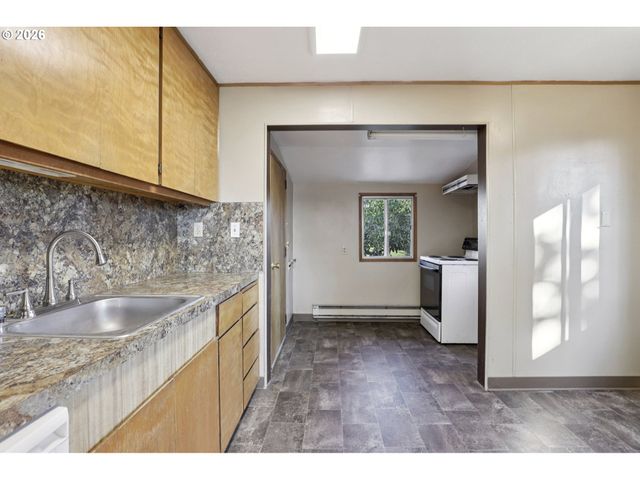 1311 E 32ND Ave, Vancouver, WA 98661