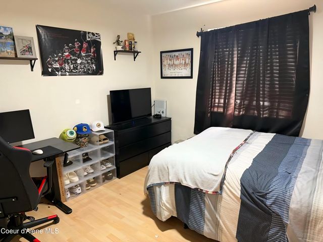 906 E Glacier Peak Dr, Post Falls, ID 83854