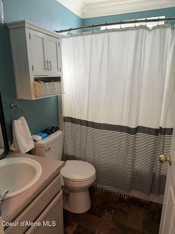 906 E Glacier Peak Dr, Post Falls, ID 83854