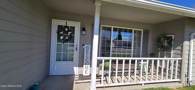 906 E Glacier Peak Dr, Post Falls, ID 83854