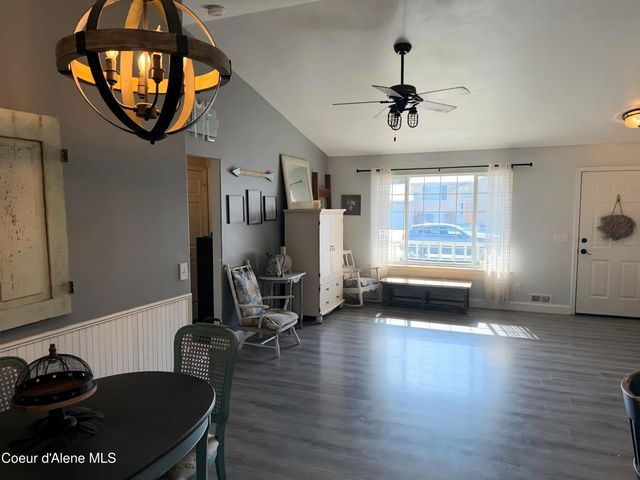 906 E Glacier Peak Dr, Post Falls, ID 83854