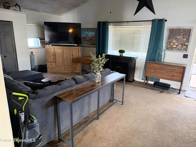 906 E Glacier Peak Dr, Post Falls, ID 83854