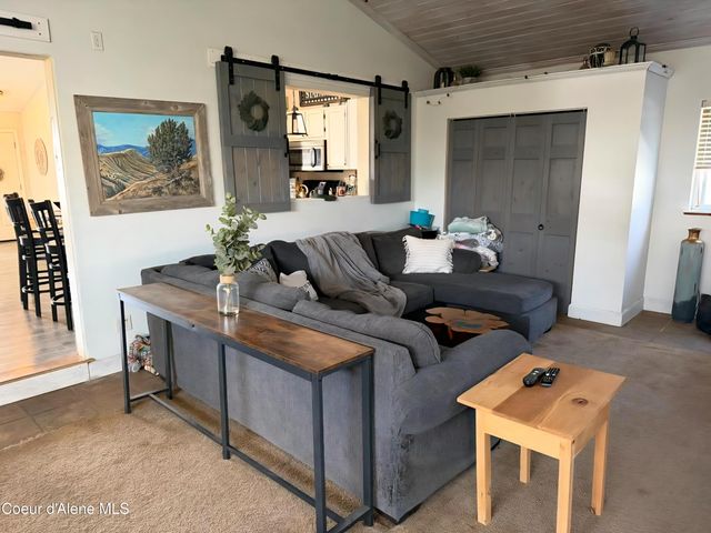 906 E Glacier Peak Dr, Post Falls, ID 83854