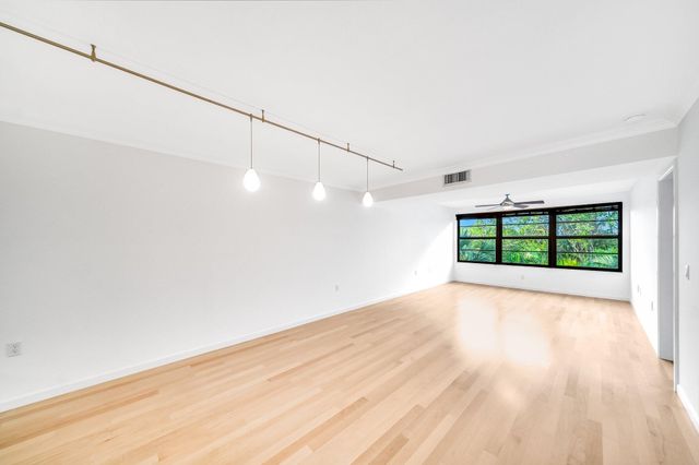 6109 Balboa 302 Circle 302, Boca Raton, FL 33433