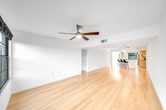 6109 Balboa 302 Circle 302, Boca Raton, FL 33433