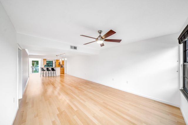 6109 Balboa 302 Circle 302, Boca Raton, FL 33433