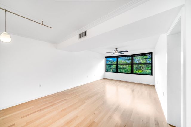 6109 Balboa 302 Circle 302, Boca Raton, FL 33433