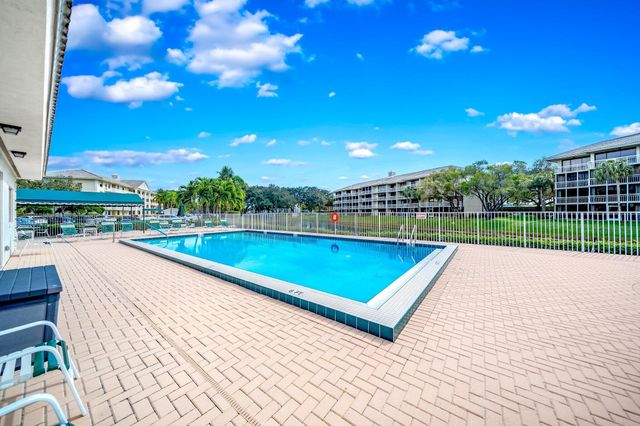 6109 Balboa 302 Circle 302, Boca Raton, FL 33433