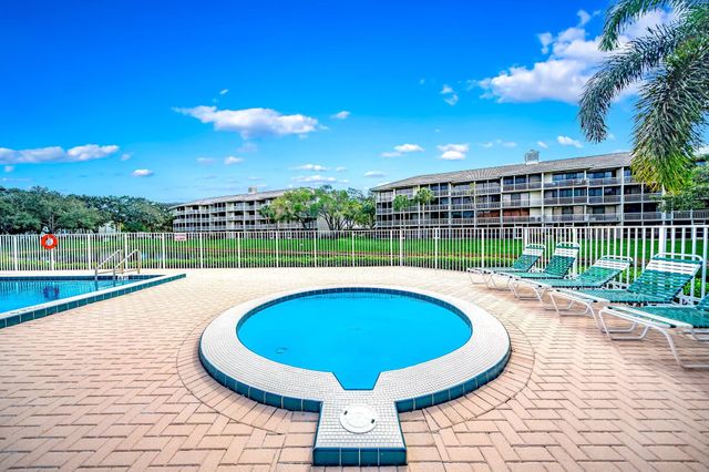 6109 Balboa 302 Circle 302, Boca Raton, FL 33433