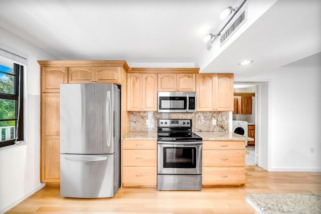 6109 Balboa 302 Circle 302, Boca Raton, FL 33433
