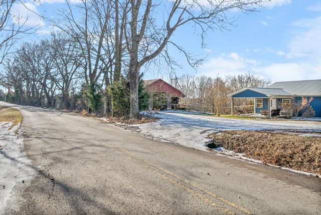 1317 Ewing Albright Rd, Ashland City, TN 37015