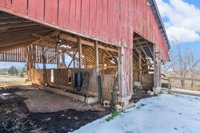 1317 Ewing Albright Rd, Ashland City, TN 37015