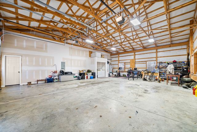 1317 Ewing Albright Rd, Ashland City, TN 37015