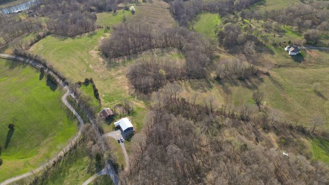 1317 Ewing Albright Rd, Ashland City, TN 37015