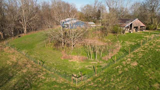 1317 Ewing Albright Rd, Ashland City, TN 37015