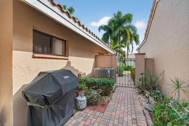 11083 Applegate Lane, Boynton Beach, FL 33437