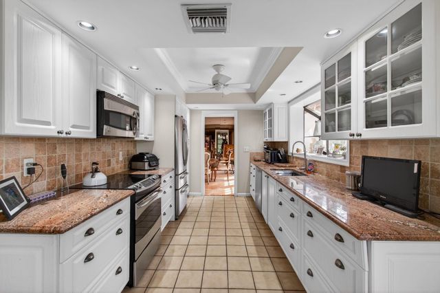 11083 Applegate Lane, Boynton Beach, FL 33437