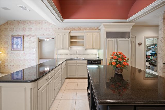 7402 Hollytree Drive, Tyler, TX 75703