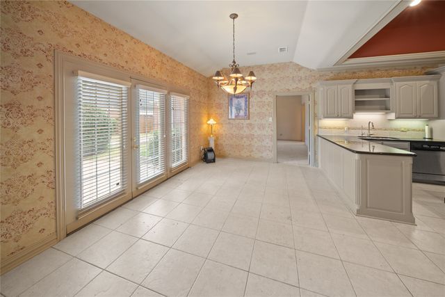 7402 Hollytree Drive, Tyler, TX 75703