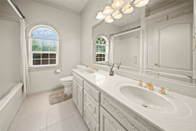 7402 Hollytree Drive, Tyler, TX 75703