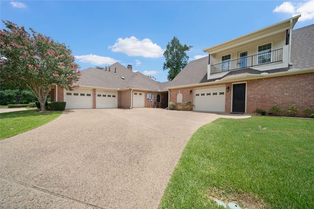 7402 Hollytree Drive, Tyler, TX 75703