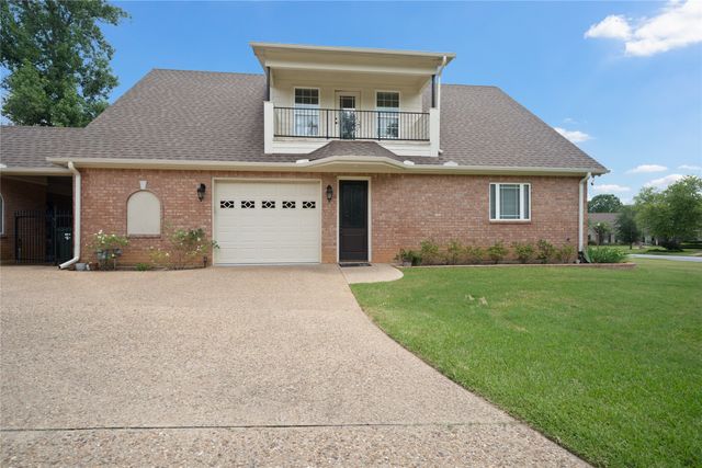 7402 Hollytree Drive, Tyler, TX 75703