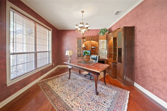 7402 Hollytree Drive, Tyler, TX 75703