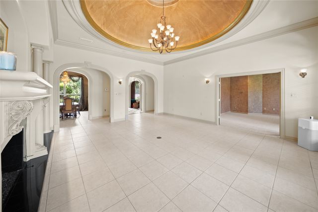 7402 Hollytree Drive, Tyler, TX 75703