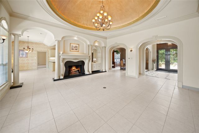 7402 Hollytree Drive, Tyler, TX 75703
