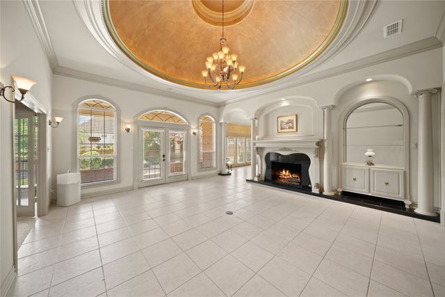 7402 Hollytree Drive, Tyler, TX 75703