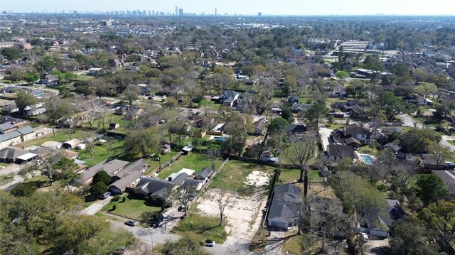 9309 Carousel Lane, Houston, TX 77080