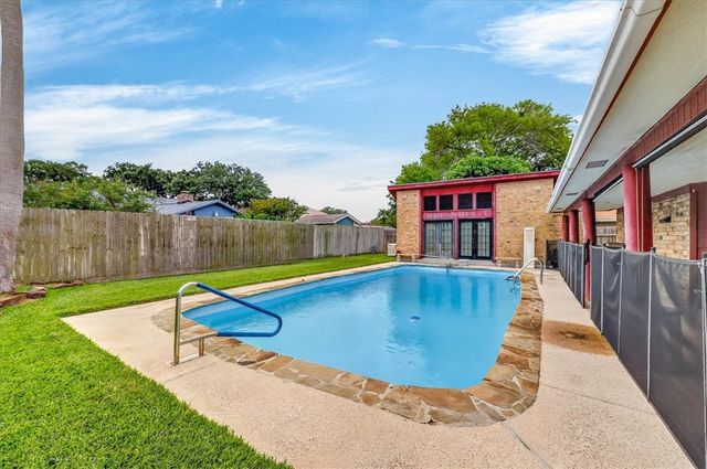 5025 Romford Dr, Corpus Christi, TX 78413
