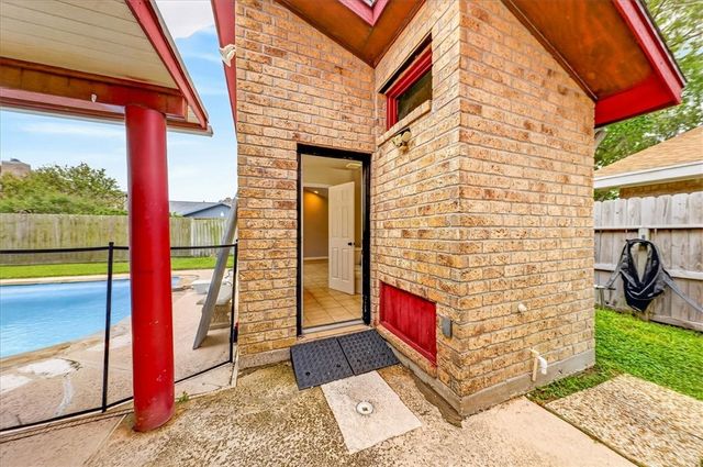 5025 Romford Dr, Corpus Christi, TX 78413
