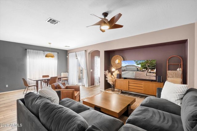 13022 W WINDROSE Drive, El Mirage, AZ 85335