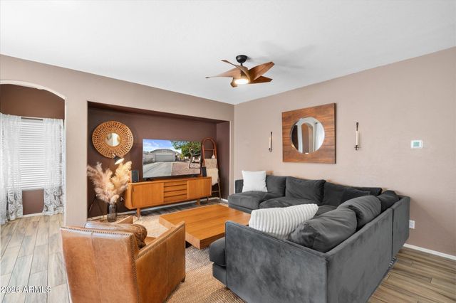 13022 W WINDROSE Drive, El Mirage, AZ 85335