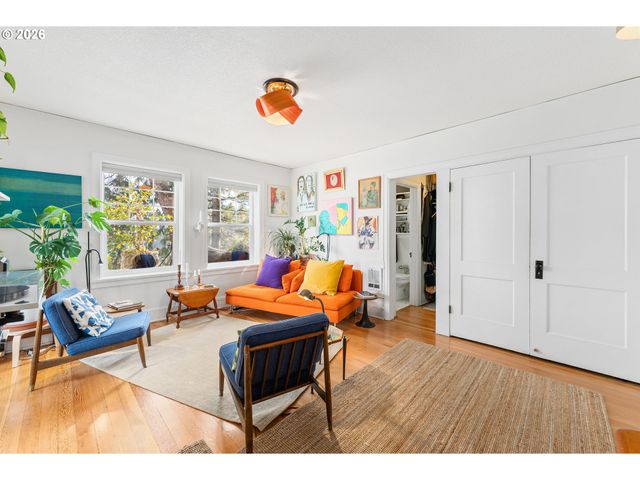 20 Nw 16TH Ave 215, Portland, OR 97209