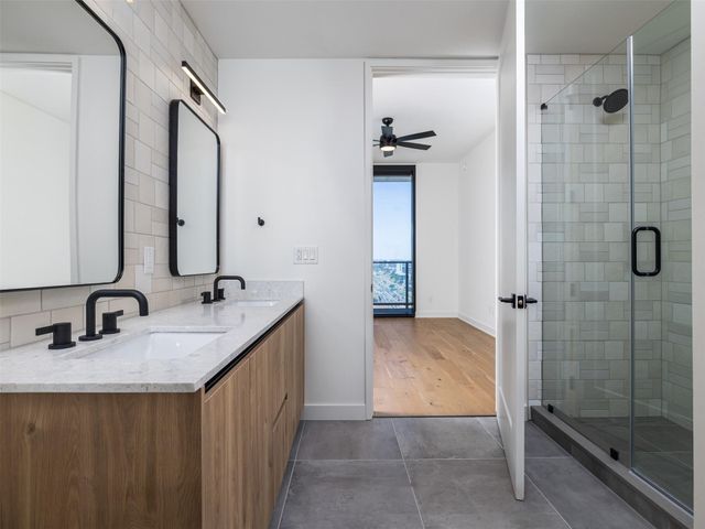 84 East Ave 2003, Austin, TX 78701