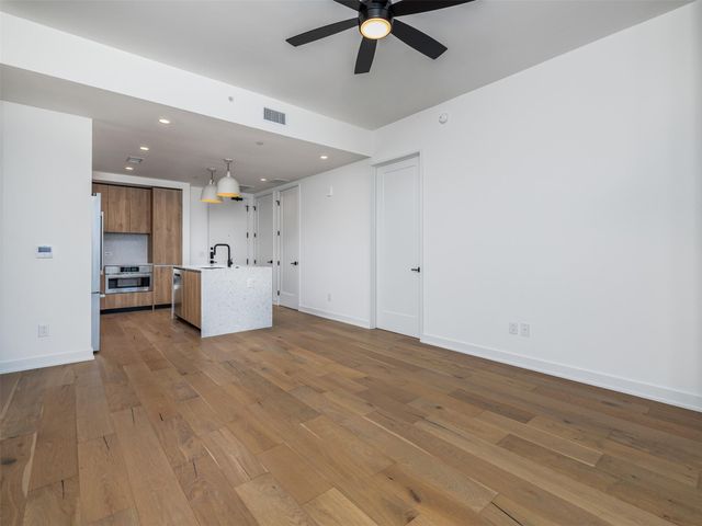 84 East Ave 2003, Austin, TX 78701