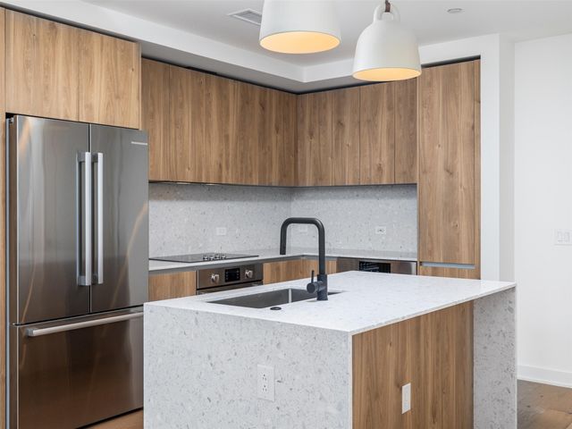 84 East Ave 2003, Austin, TX 78701