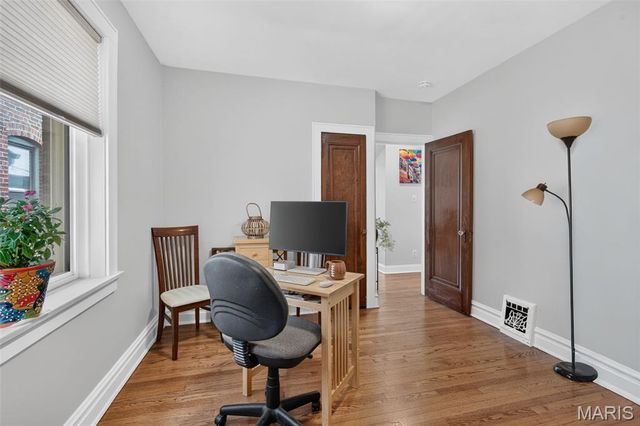 5460 Rhodes Avenue, St Louis, MO 63109