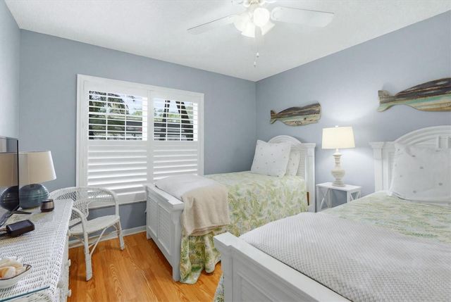 813 WEXFORD BOULEVARD 813, Venice, FL 34293