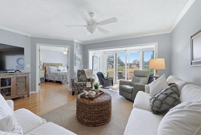 813 WEXFORD BOULEVARD 813, Venice, FL 34293